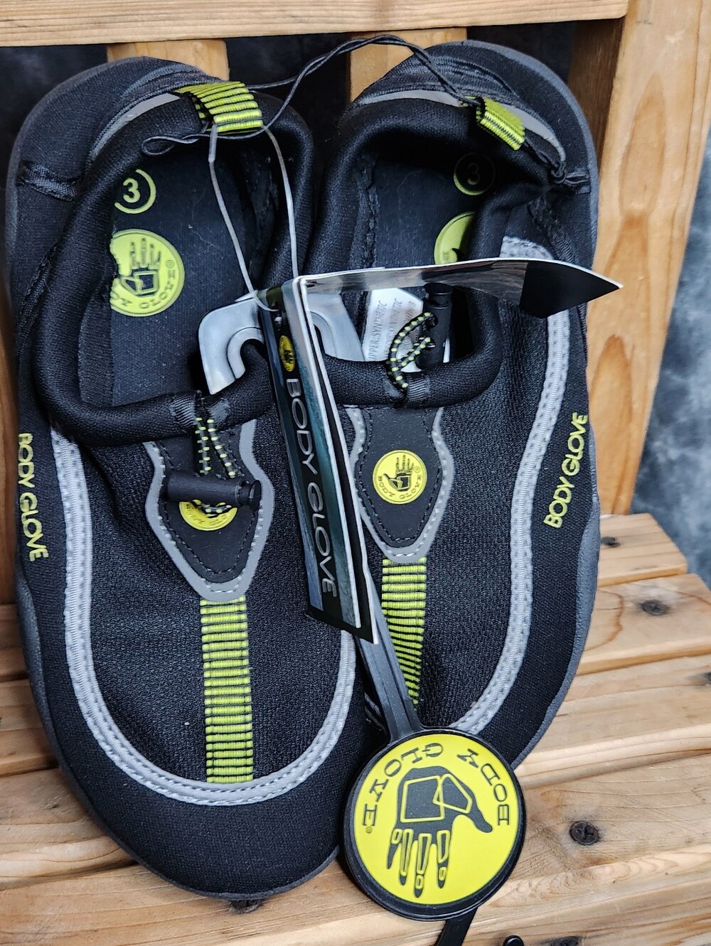Body Glove Aquasock Riptide III Water Shoe Black Yellow kids sz 3 boys girls